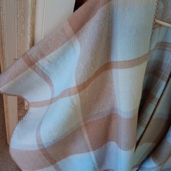 Cato one size wrap. - Picture 3 of 4